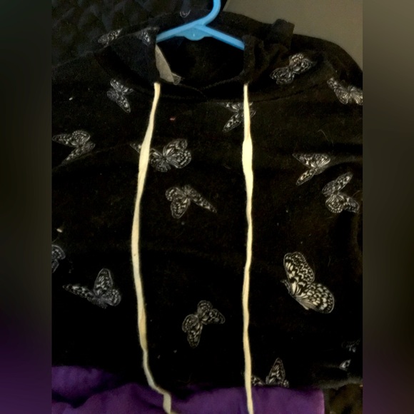 Thin sweater - Picture 1 of 3